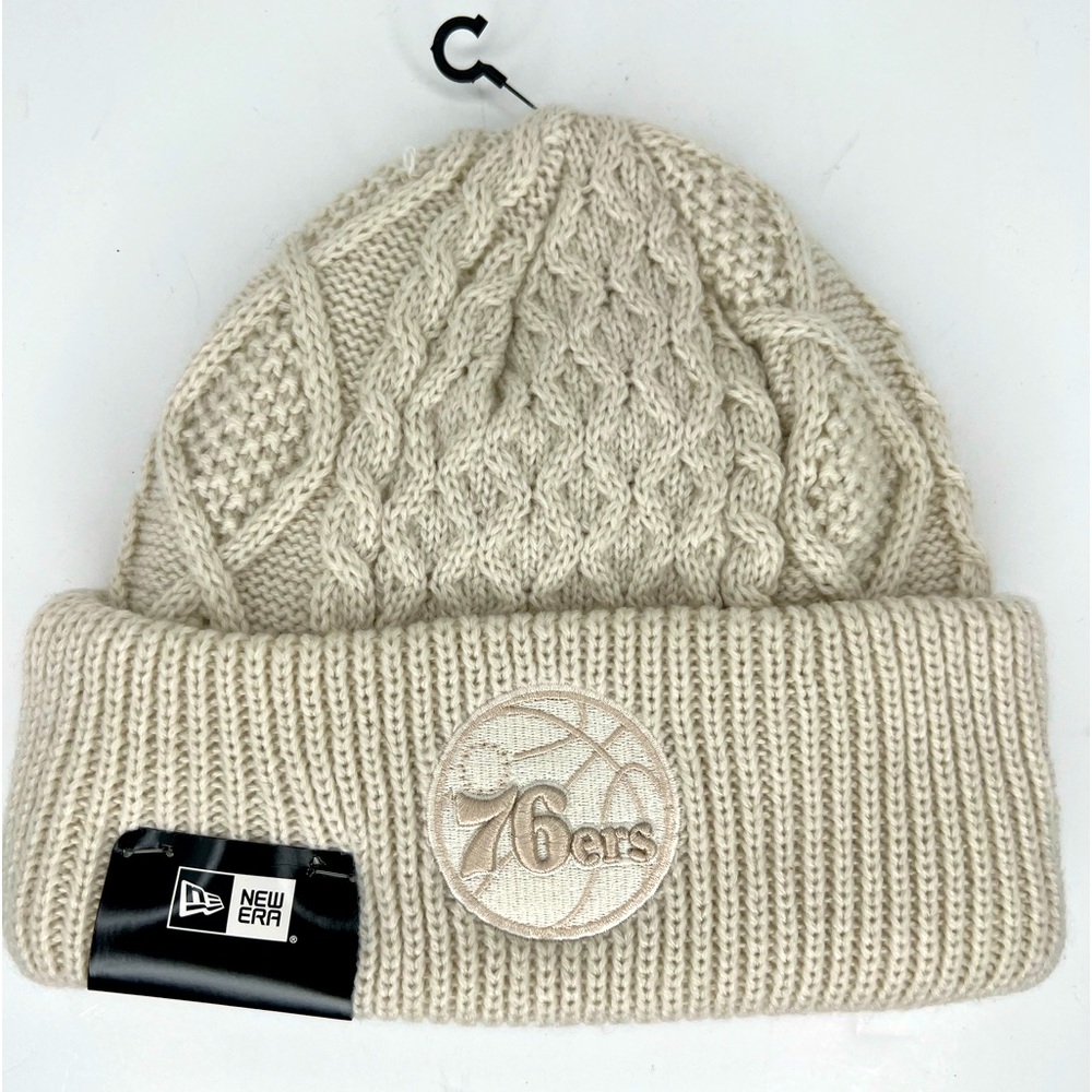 NWT Philadelphia 76ers Women’s Winter Hat